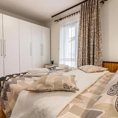 Vera Savic Πανσιόν Πόρετς