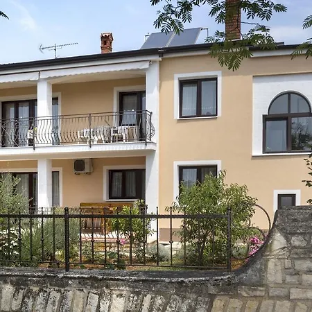 Gostinjska kuća Vera Savic 3*