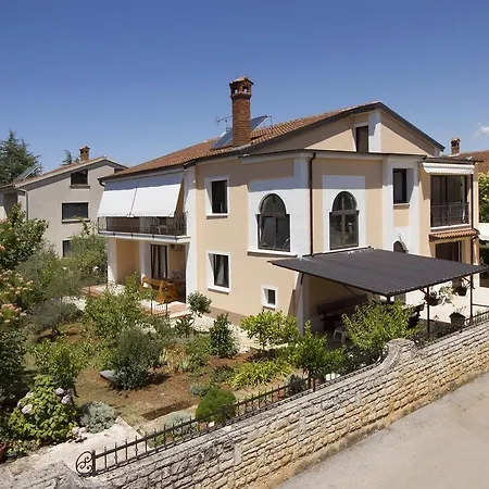 Gostinjska kuća Vera Savic Porec