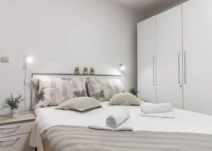 Vera Savic 3* Πόρετς