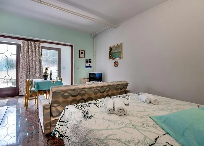 Vera Savic Πανσιόν Πόρετς