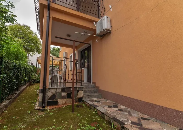 Vera Savic Πανσιόν Πόρετς