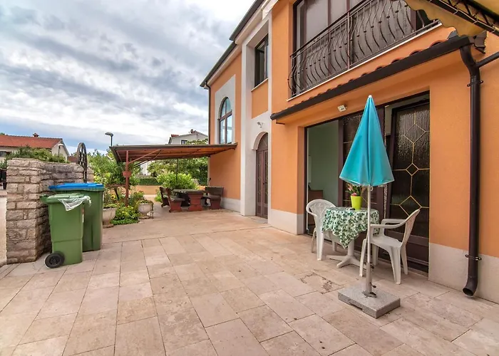 Vera Savic Πανσιόν 3*