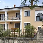 Guest house Vera Savic 3*