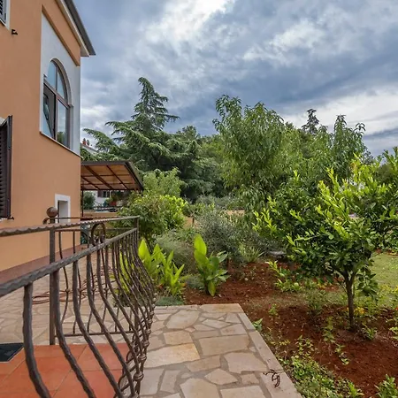 Guest house Vera Savic 3*